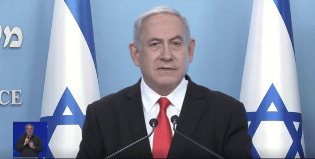 ראש הממשלה נתניהו בהודעה לציבור ומתורגמן בבועה קטנה