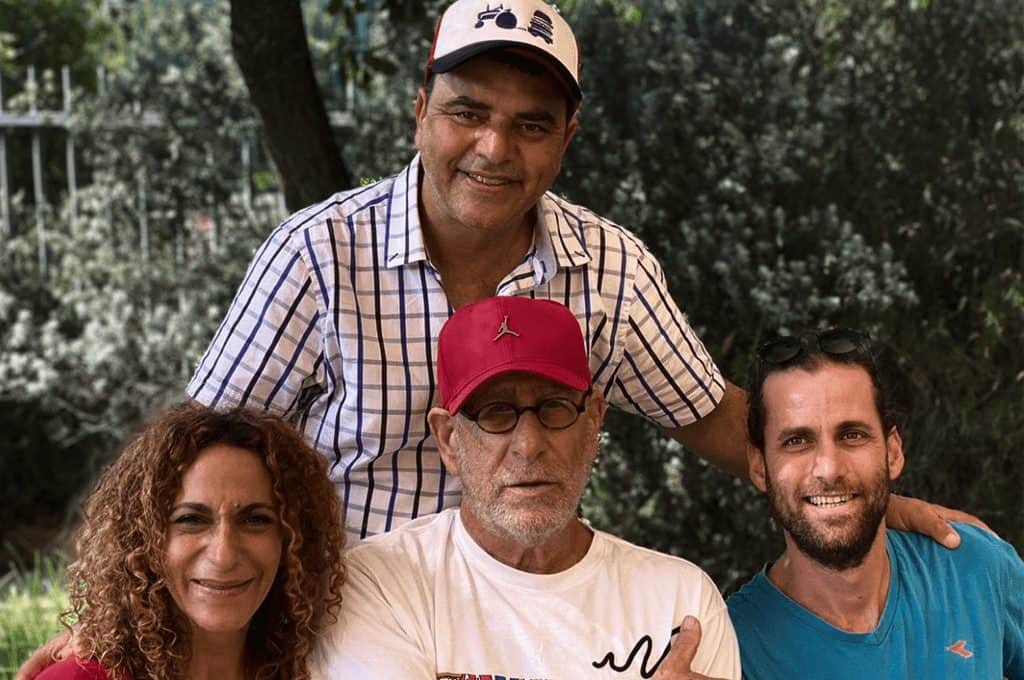 נדב גביר (מימין), יוסי יוסף לוי, מירב זכאי - ולמעלה: אורי אבירם
