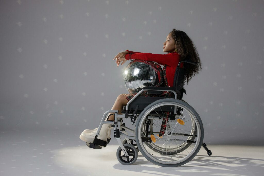 אופנה על כיסא גלגלים (אילוסטרציה). צילום: pexels