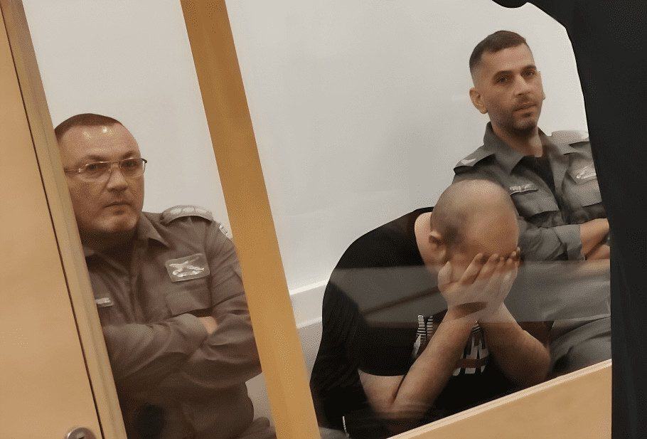 לאית סלאמה מקבל את גזר דינו בבית המשפט