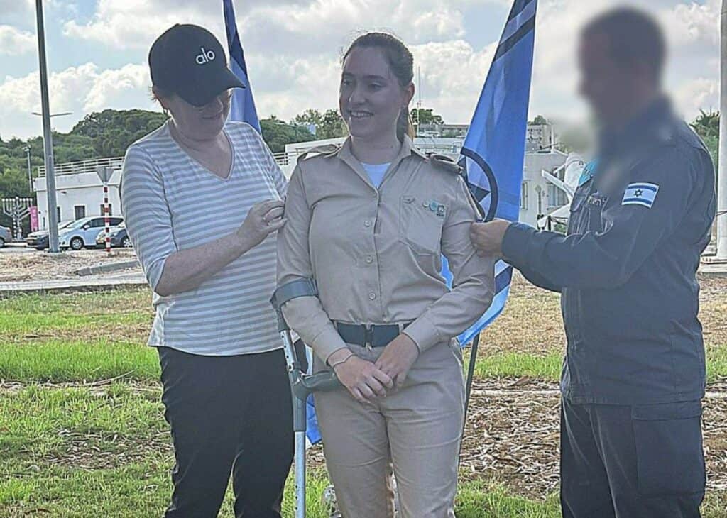 חן וישנבסקי מקבלת את דרגת סמ"ר. צילום: "גדולים במדים"