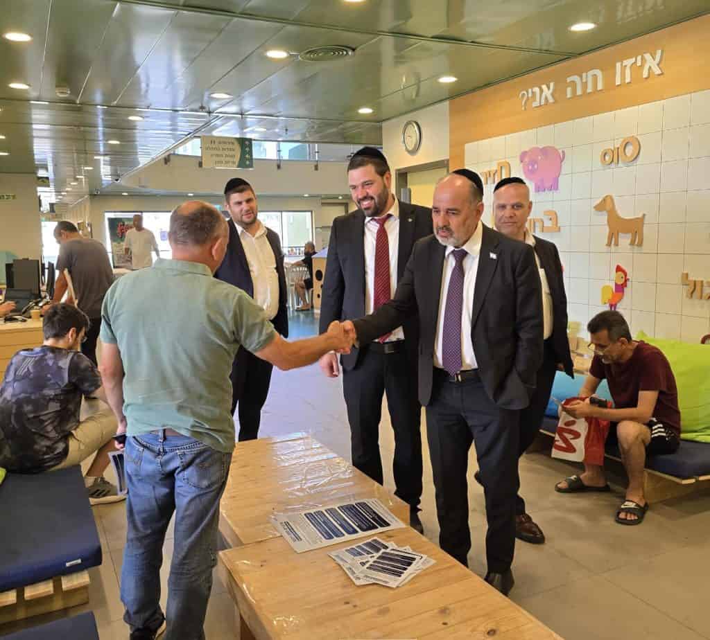 שר הרווחה יעקב מרגי בסיור