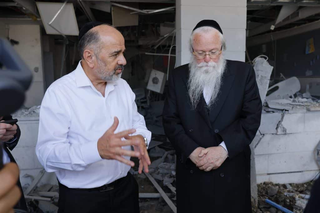 שר הרווחה יעקב מרגי במעון החלופי שהוקם בבני ברק (צילום: דוברות עלה / דוברות משרד הרווחה)