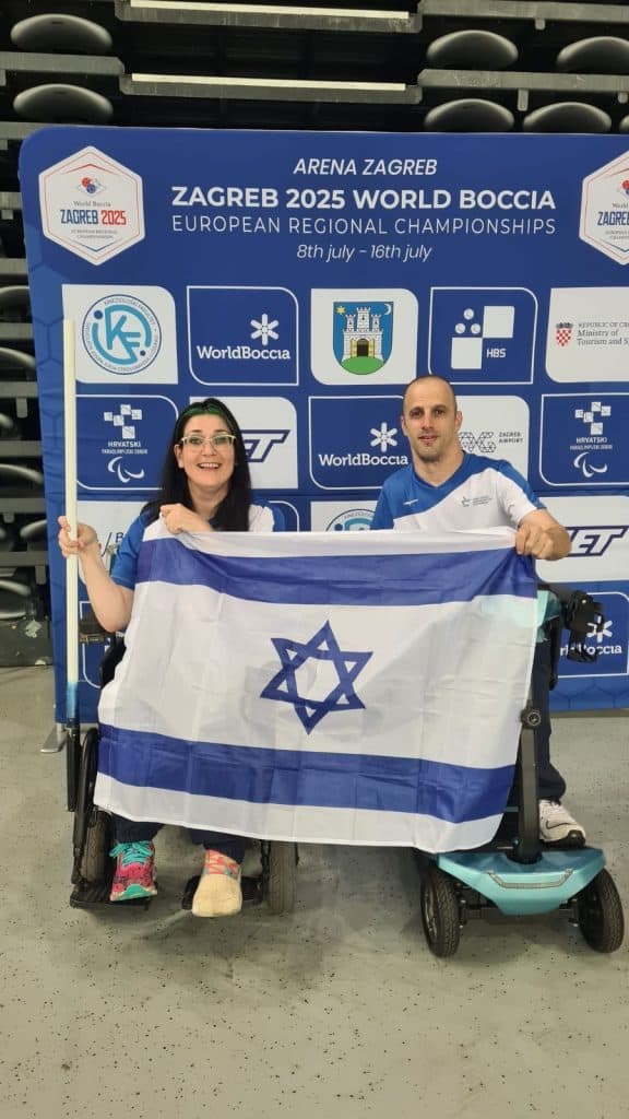 נדב לוי ואורית קלנר לאחר הזכייה במדליית כסף באליפות אירופה בבוצ'יה