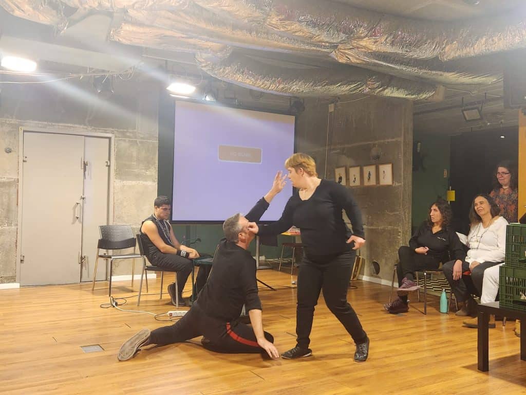 ריקוד בתיאטרון כנפיים (צילום: אמנותא שווים)