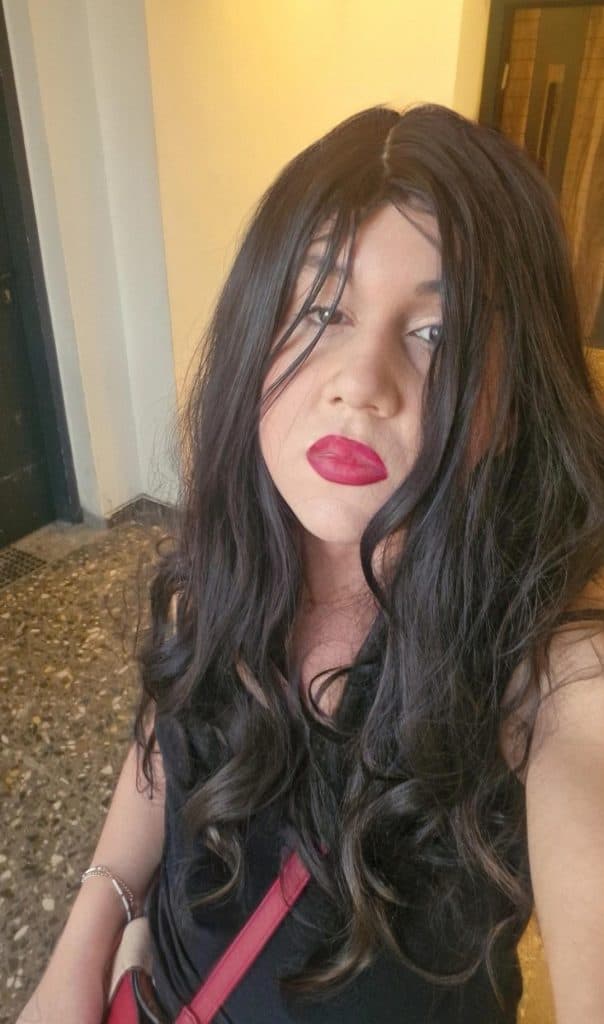 גל אור הופמן או בשם הבמה שלה: אלה