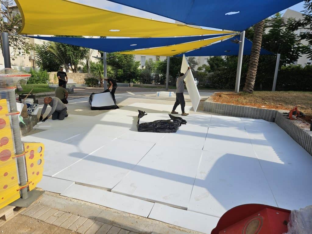 העבודות להקמת גינת הרמזורים באור יהודה (באדיבות אריק קצב)