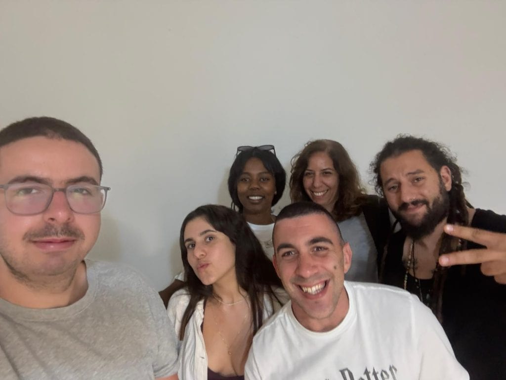יואב אלקן עם חבריו (באדיבות המצולם)