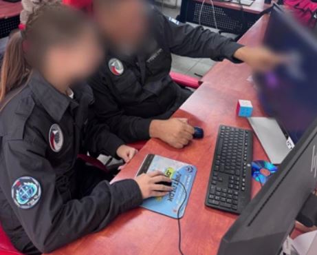 אנשים עם צרכים מיוחדים במחלקת המולטימדיה (אתר צה"ל)