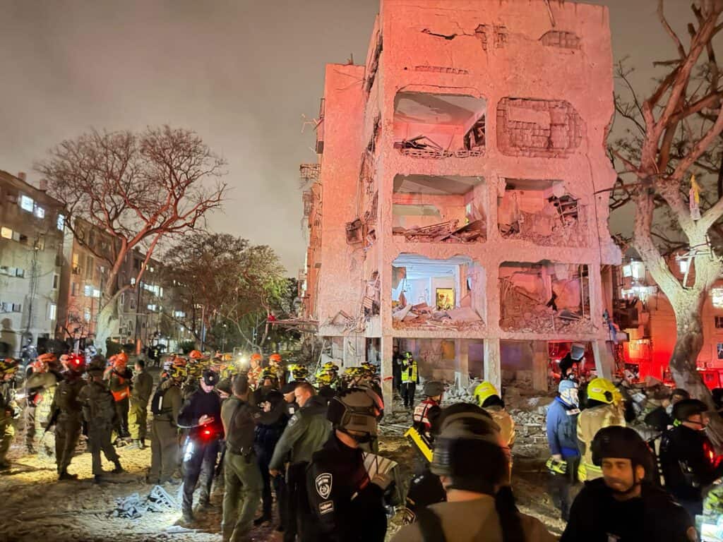 זירת ההרס בערד (צילום: דוברות כבאות והצלה לישראל)