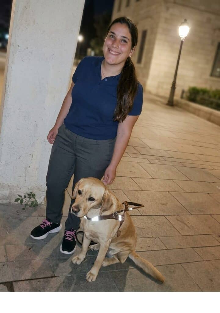 חיה וכלבתה ואלי (באדיבות המצולמת)